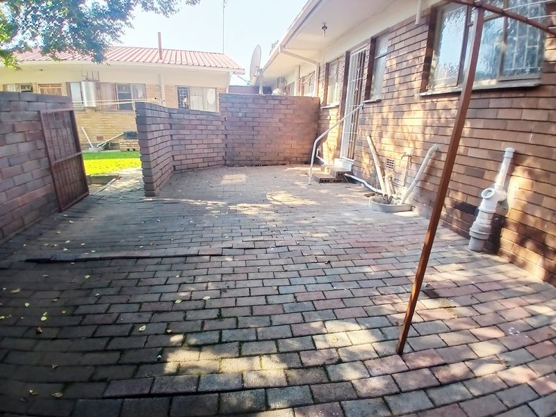 2 Bed Town house in Songloed for Sale - Photo 3