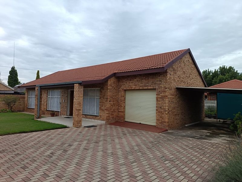 2 Bedroom Townhouse for sale in Flimieda - Photo 2