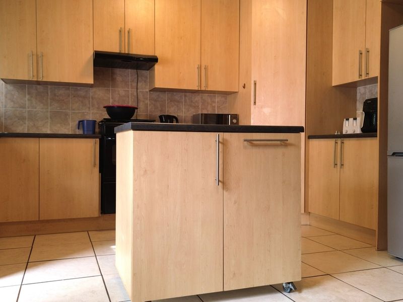 MODERN 2-BEDROOM APARTMENT IN KABEGA PARK - Photo 2