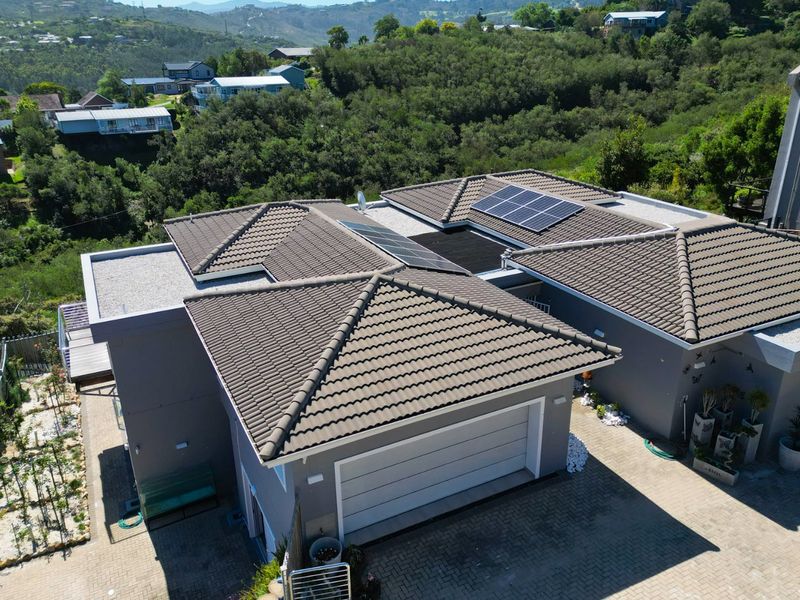 North-facing residence offering privacy and uninterrupted valley views. - Photo 5