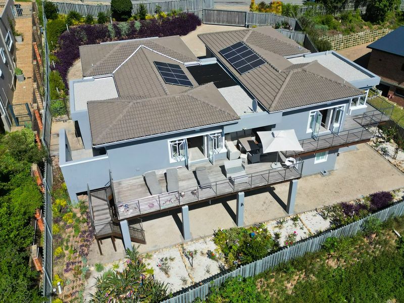 North-facing residence offering privacy and uninterrupted valley views. - Photo 4