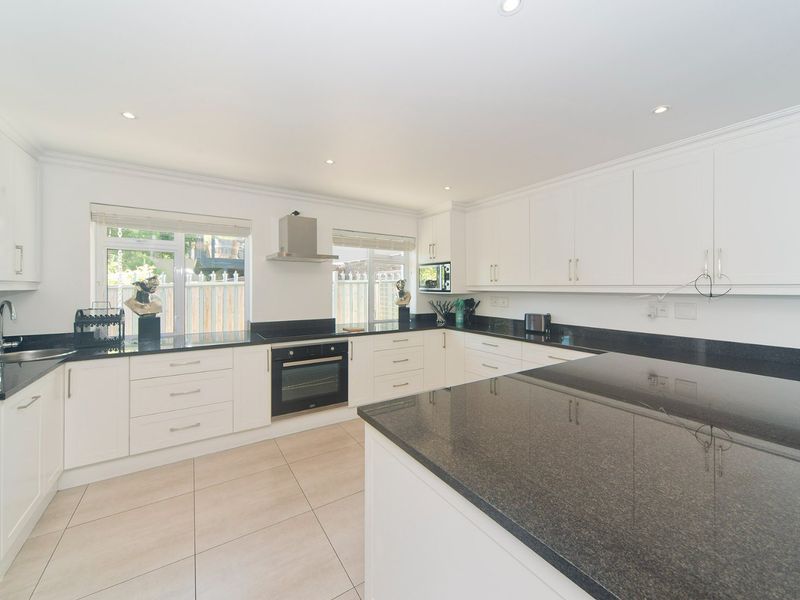 North-facing residence offering privacy and uninterrupted valley views. - Photo 9