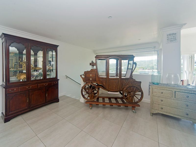 North-facing residence offering privacy and uninterrupted valley views. - Photo 6