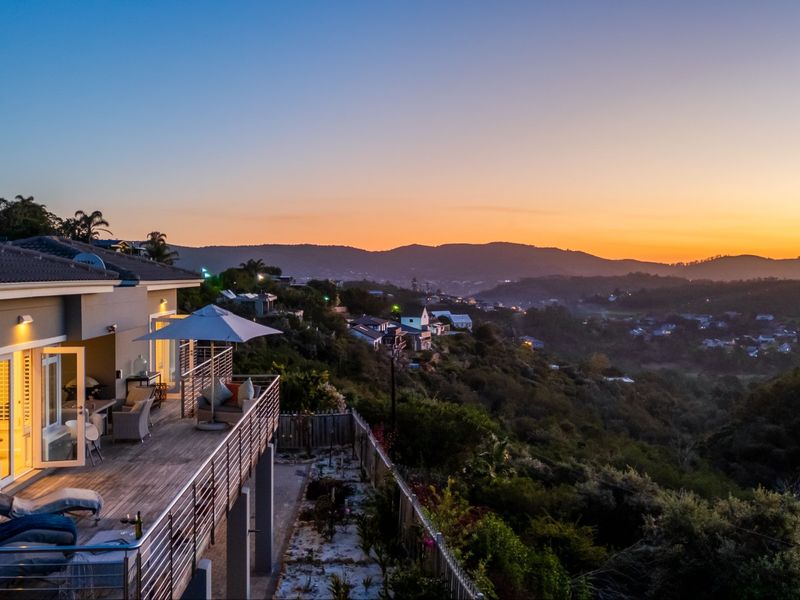 North-facing residence offering privacy and uninterrupted valley views. - Photo 10