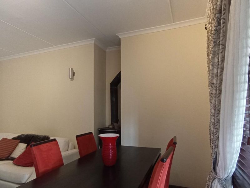 2 Bedroom Apartment For Sale in Beverley - Photo 9