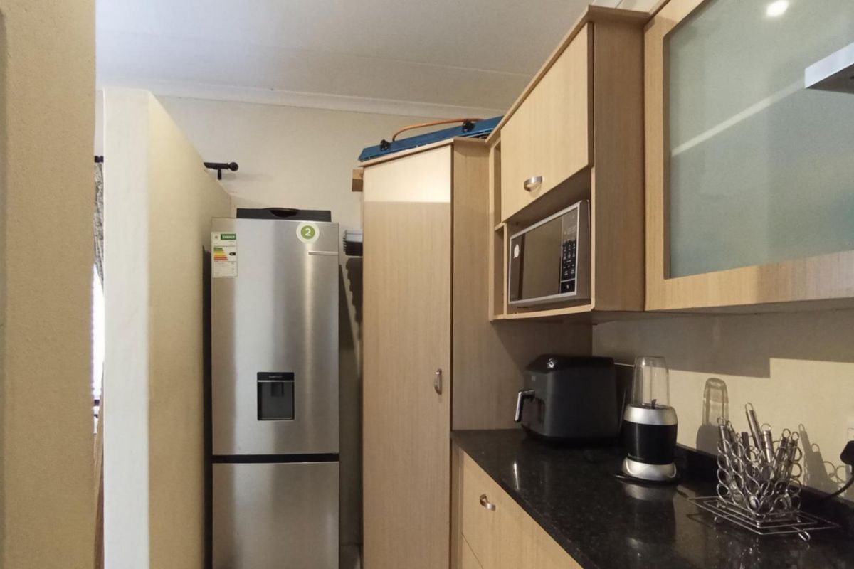 2 Bedroom Apartment For Sale in Beverley - Photo 2