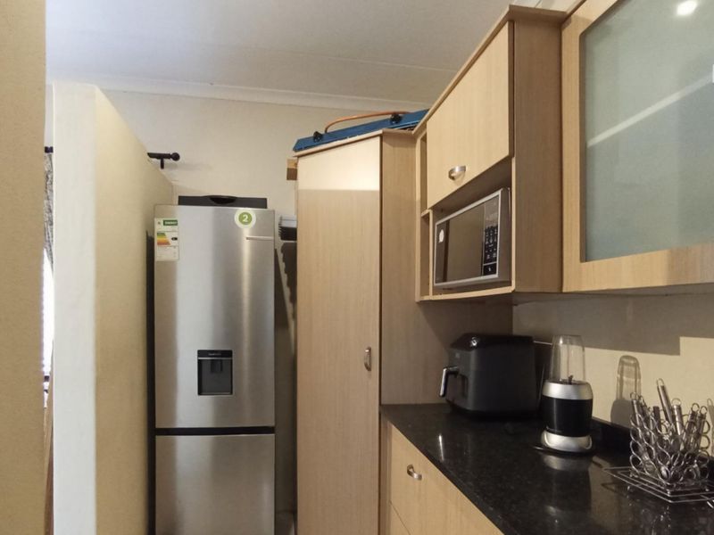 2 Bedroom Apartment For Sale in Beverley - Photo 2