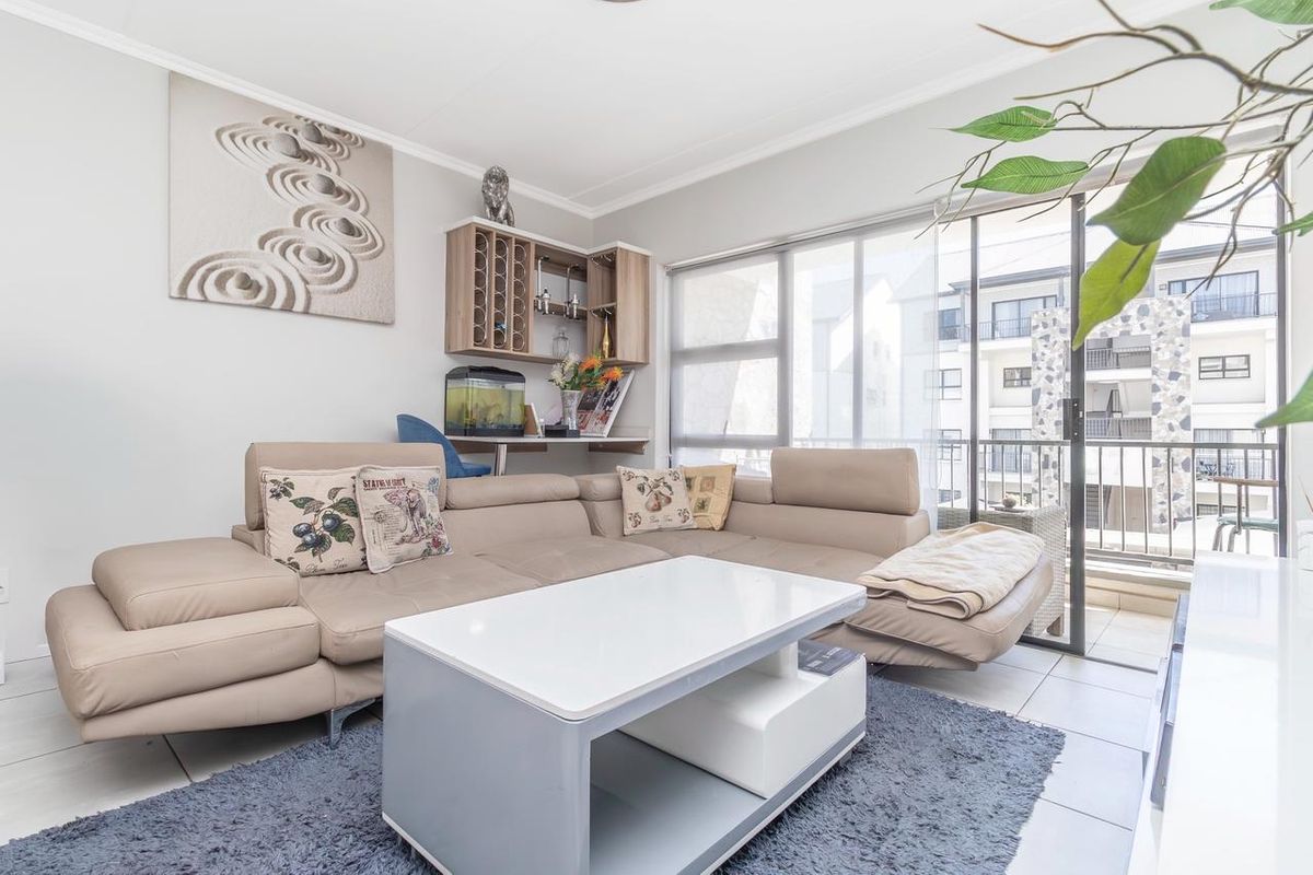 2 Bedroom Apartment / Flat for Sale in The Whisken Estate - Photo 5