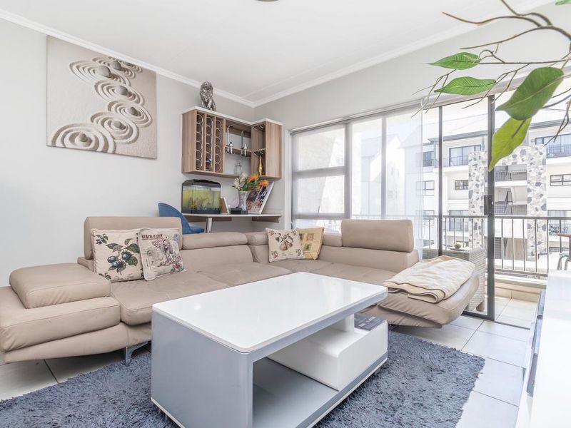 2 Bedroom Apartment / Flat for Sale in The Whisken Estate - Photo 5