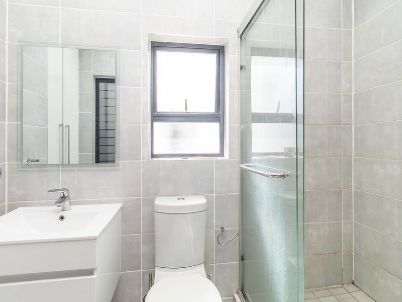 2 Bedroom Apartment / Flat for Sale in The Whisken Estate - Photo 10