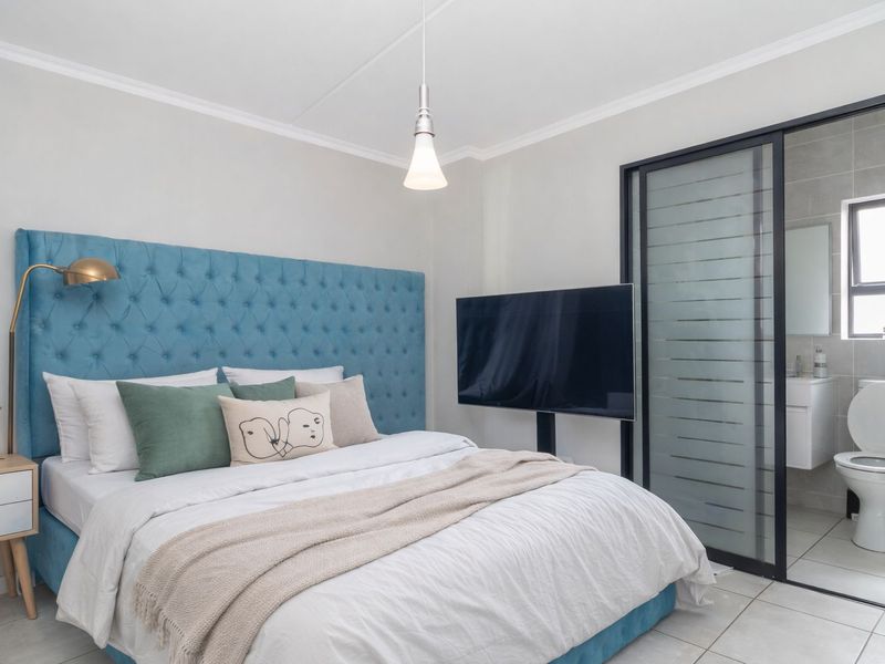 2 Bedroom Apartment / Flat for Sale in The Whisken Estate - Photo 9