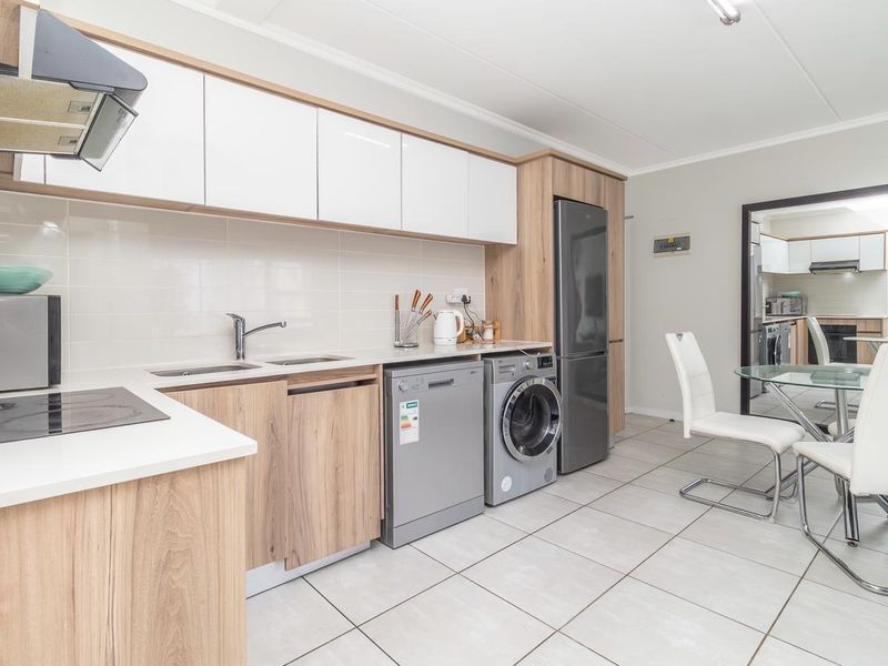 2 Bedroom Apartment / Flat for Sale in The Whisken Estate - Photo 3