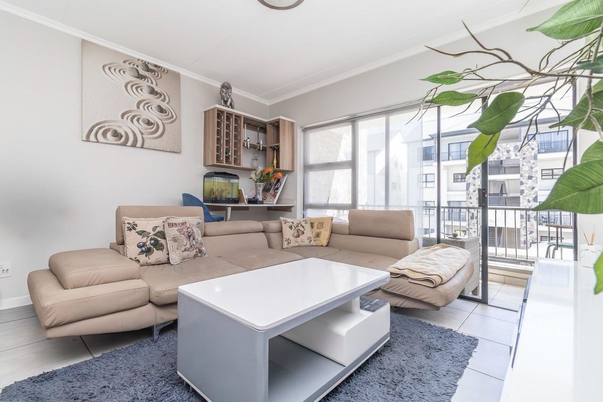 2 Bedroom Apartment / Flat for Sale in The Whisken Estate - Photo 4