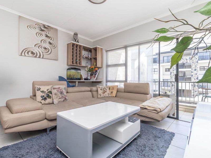 2 Bedroom Apartment / Flat for Sale in The Whisken Estate - Photo 4