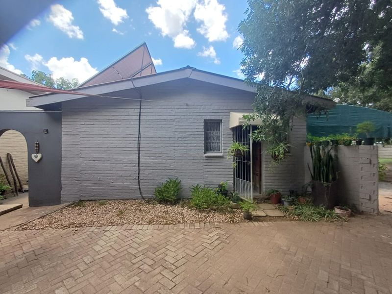 Elegant Family Haven with Income Potential in Sought-After Wilkoppies - Photo 3