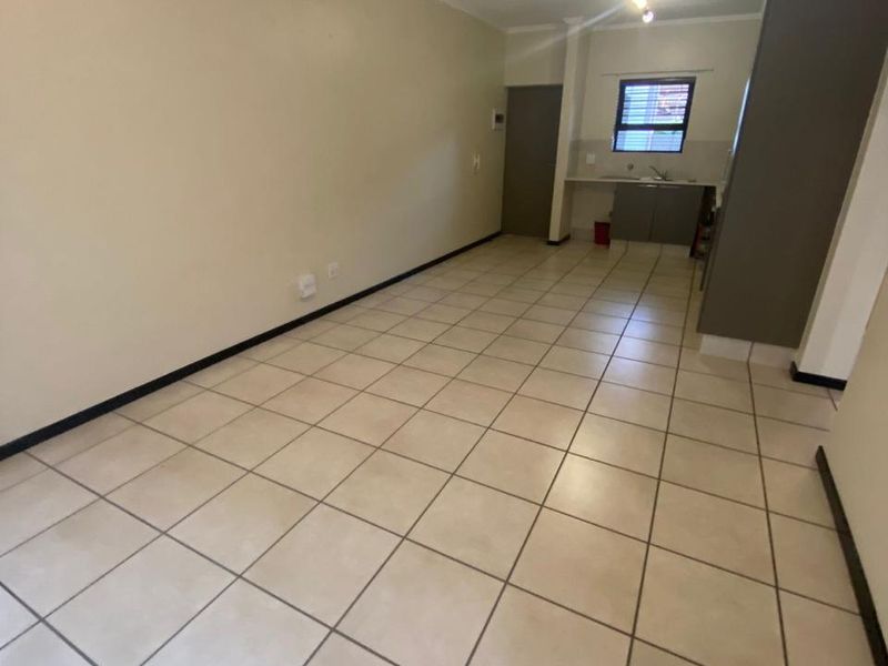 Modern and Private apartment! Not pet friendly. - Photo 4