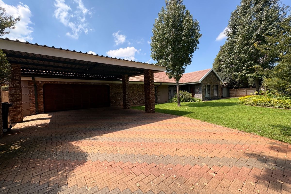 Stunning Family Home in a Prime Area! - Photo 2