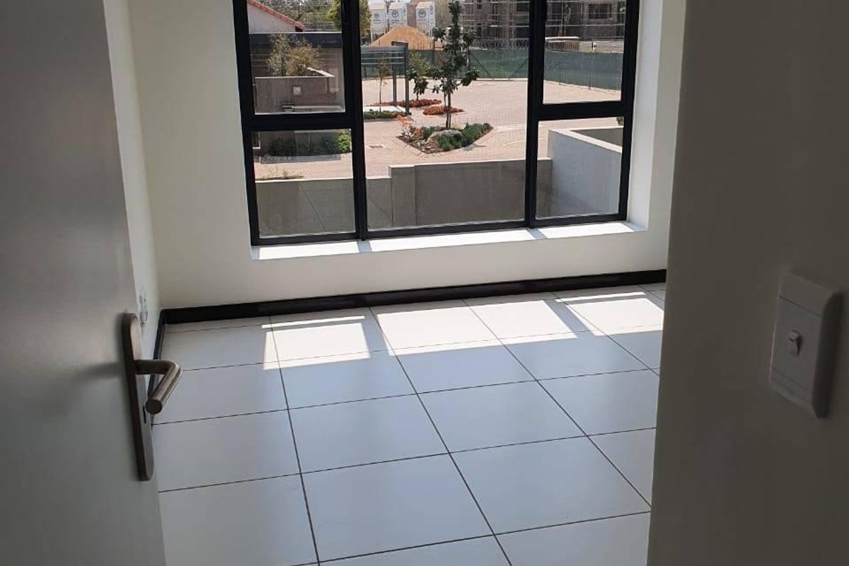 2-Bedroom Apartment Forsale  Craigavon, Sandton - Photo 3