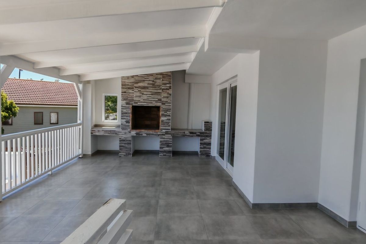 YOU DECIDE ,THREE OF FOUR BEDROOMS, RENOVATED AND MODERN - Photo 4