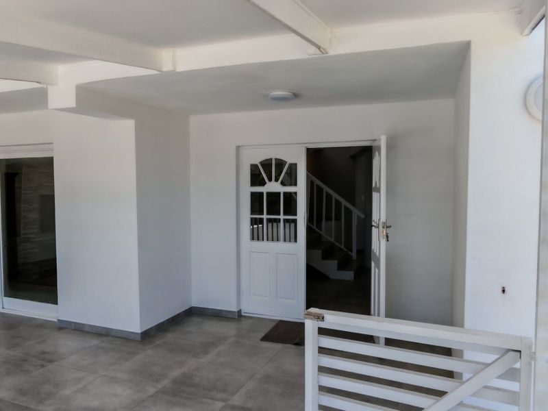 YOU DECIDE ,THREE OF FOUR BEDROOMS, RENOVATED AND MODERN - Photo 6