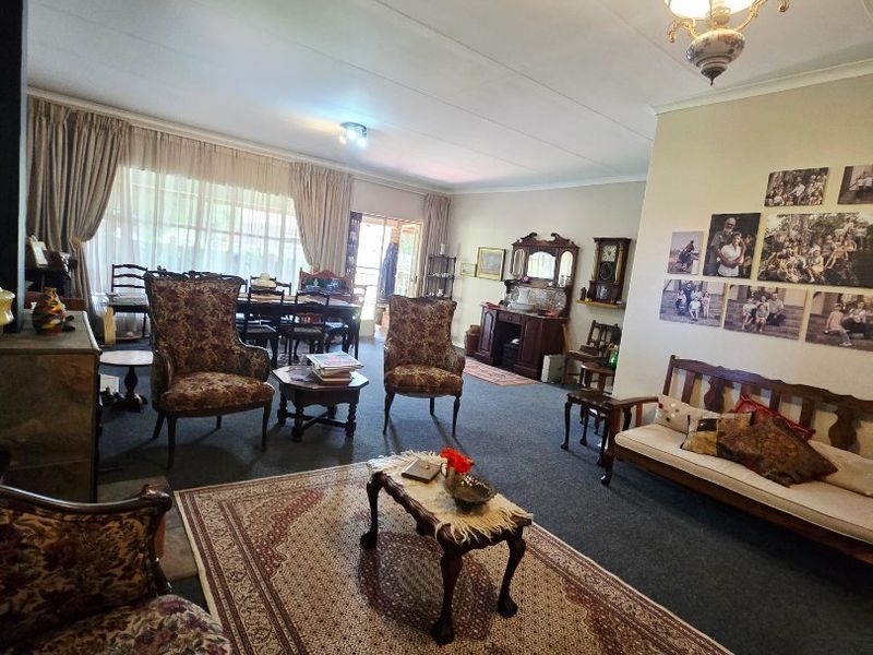 Comfort, Space and Family Living in Stilfontein Ext. 4 - Photo 8