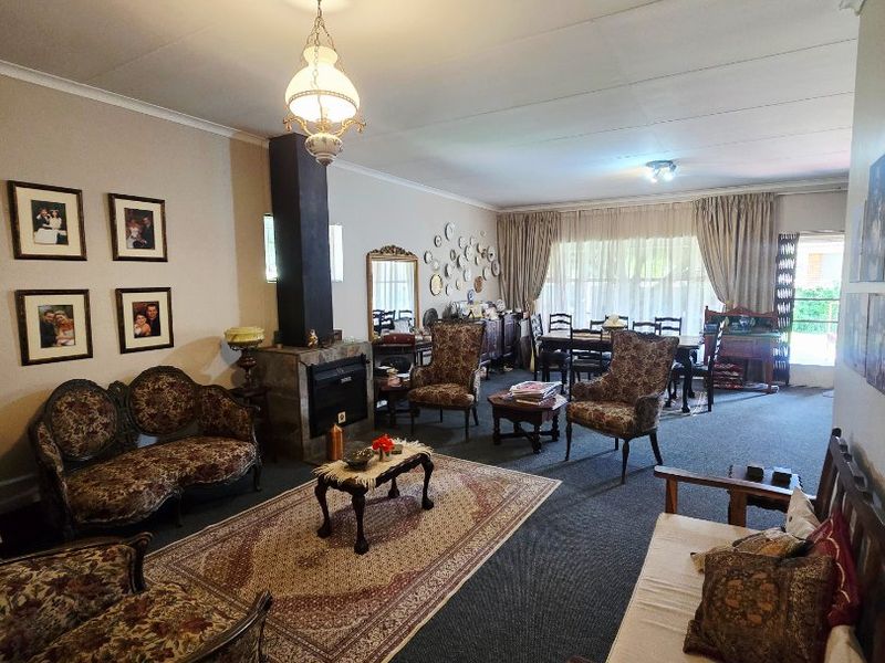 Comfort, Space and Family Living in Stilfontein Ext. 4 - Photo 7