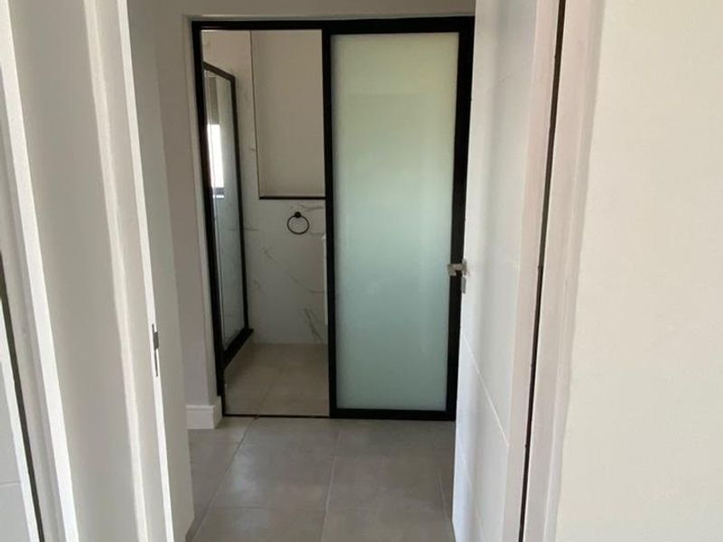 Modern 2 Bedroom Penthouse to rent in Munyaka, Waterfall City Midrand  - Photo 4