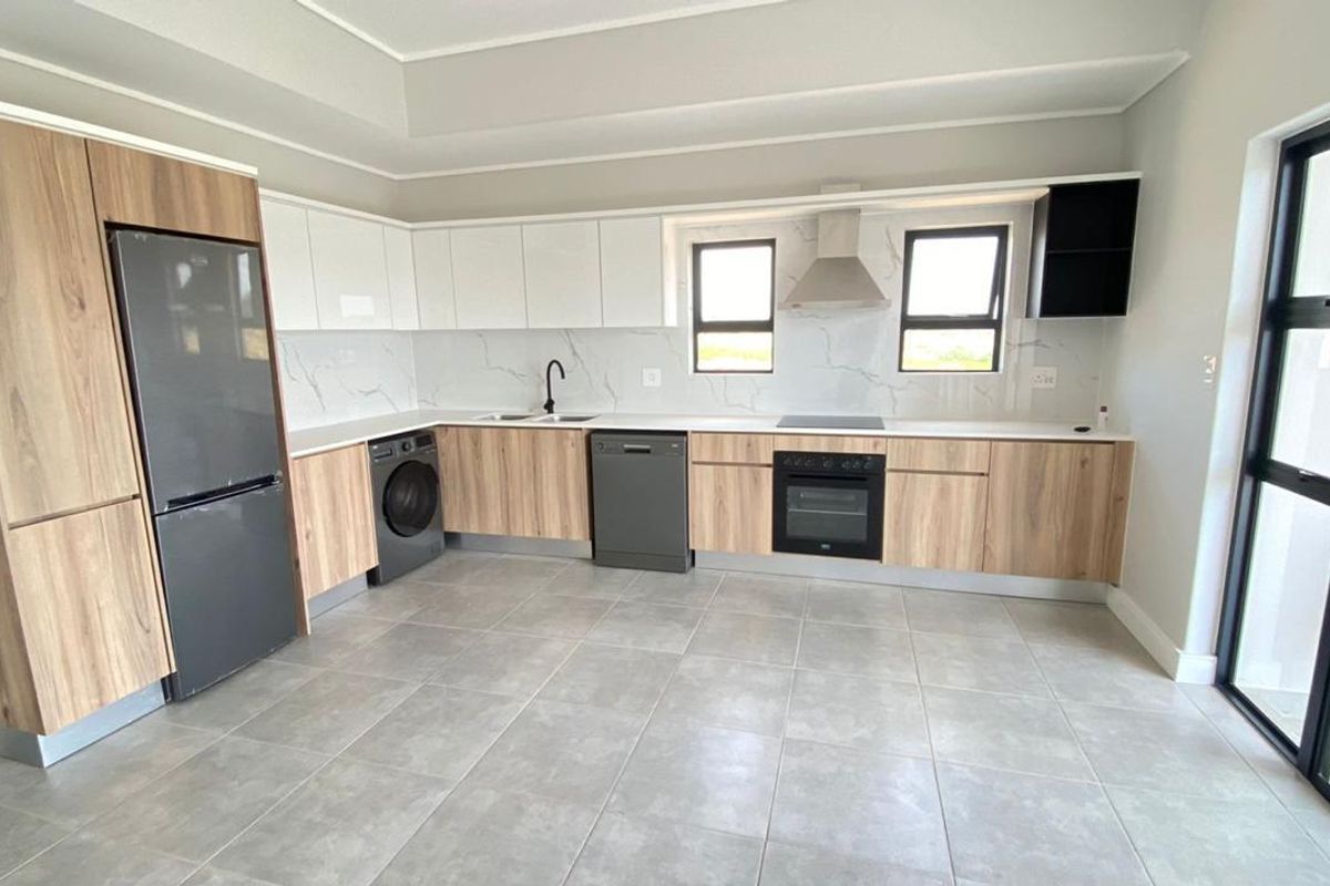 Modern 2 Bedroom Penthouse to rent in Munyaka, Waterfall City Midrand  - Photo 2