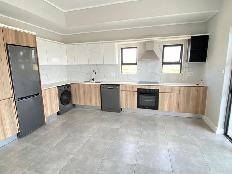 Modern 2 Bedroom Penthouse to rent in Munyaka, Waterfall City Midrand  - Photo 2