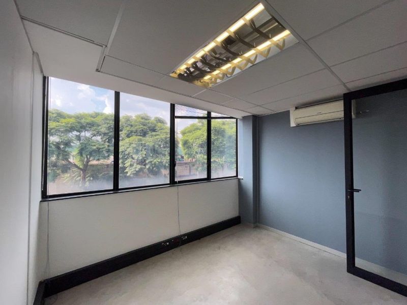 Comteporary office space to rent in Rivonia Boulevard, Rivonia  - Photo 9