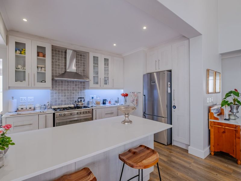 Luxury Coastal Living between mountain and Sea - Immaculate home in Negester Noord - Photo 4