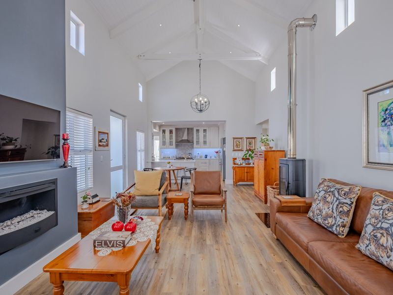 Luxury Coastal Living between mountain and Sea - Immaculate home in Negester Noord - Photo 8