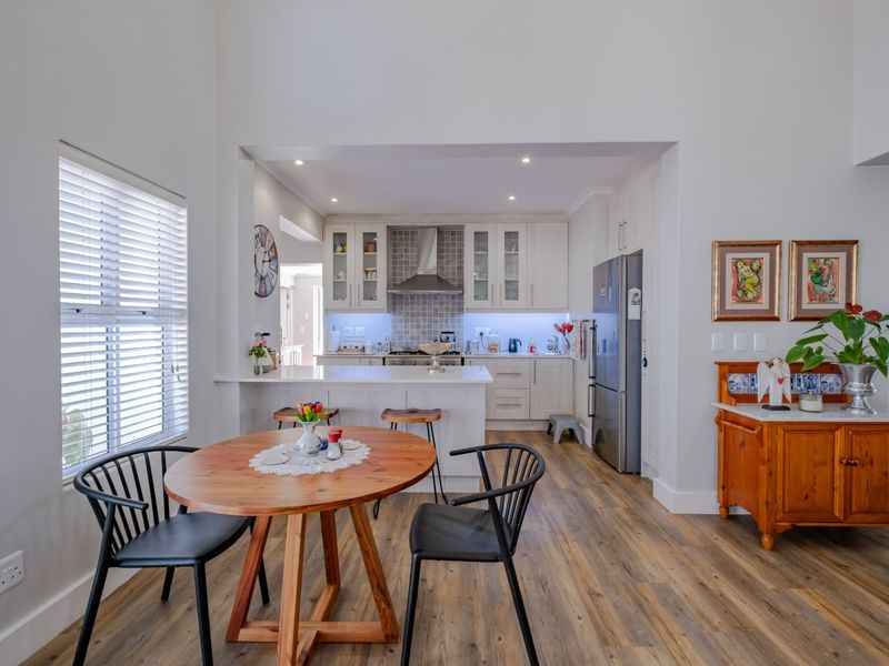 Luxury Coastal Living between mountain and Sea - Immaculate home in Negester Noord - Photo 5