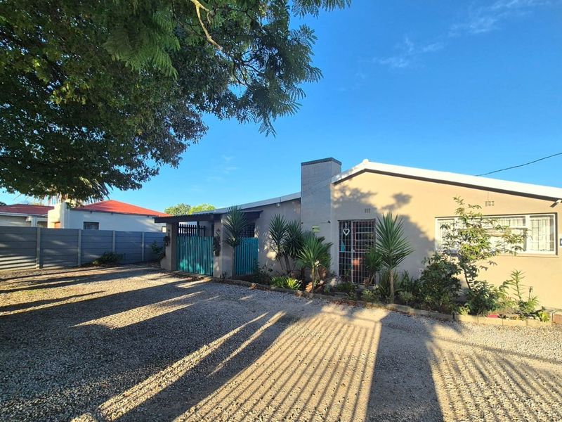 Central dual-living property or investment opportunity - Photo 2