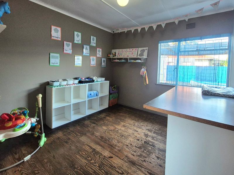 Central dual-living property or investment opportunity - Photo 10