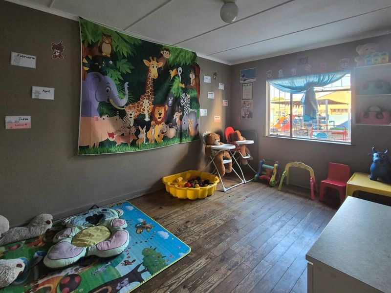 Central dual-living property or investment opportunity - Photo 9