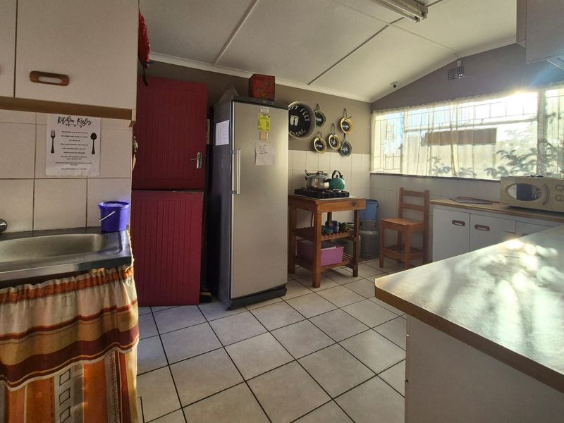 Central dual-living property or investment opportunity - Photo 5