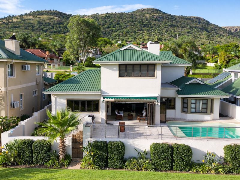 Caribbean Beach Home Offering Resort-Style Living - Photo 3