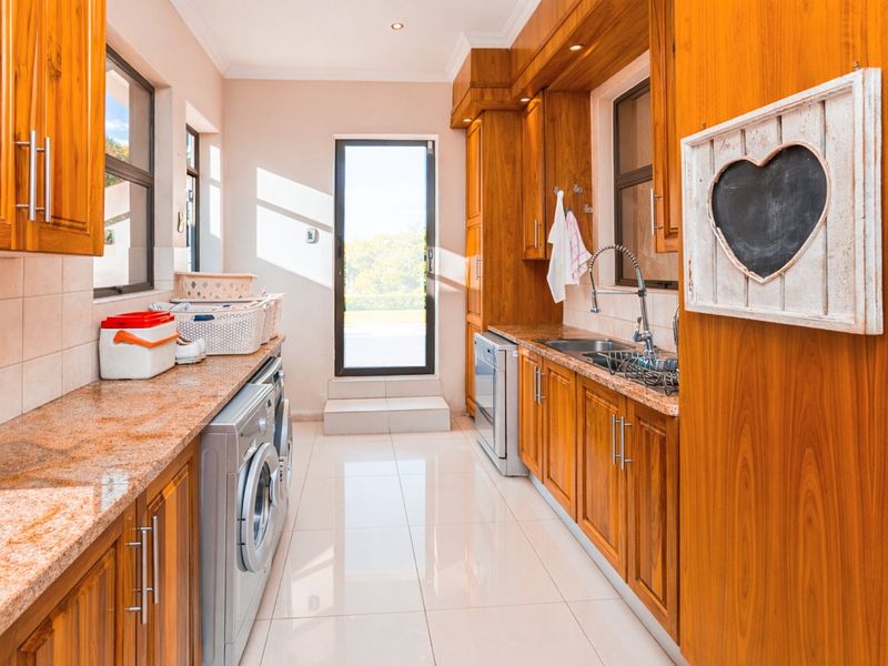 Caribbean Beach Home Offering Resort-Style Living - Photo 8