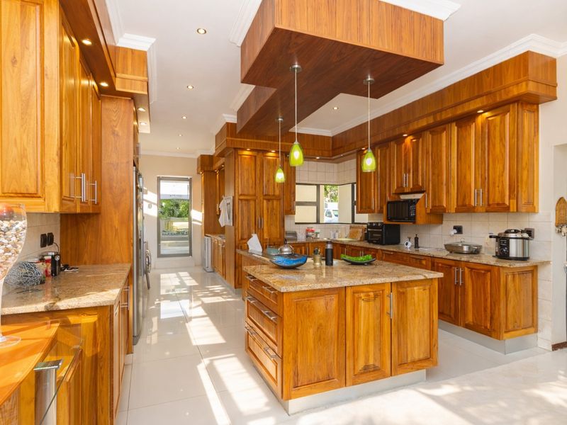 Caribbean Beach Home Offering Resort-Style Living - Photo 7