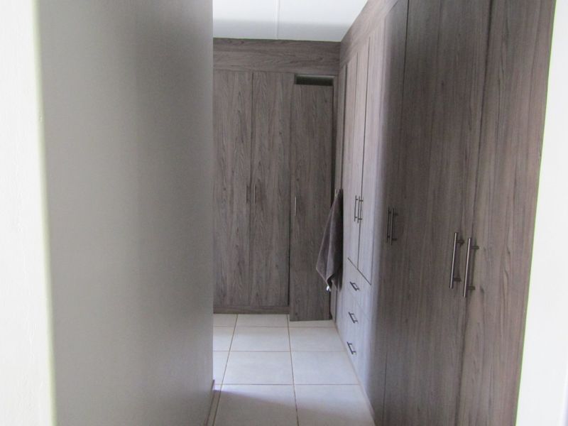 Live Where You Love, Family Comfort in Thabazimbi! - Photo 8