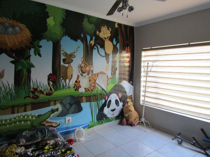 Live Where You Love, Family Comfort in Thabazimbi! - Photo 6