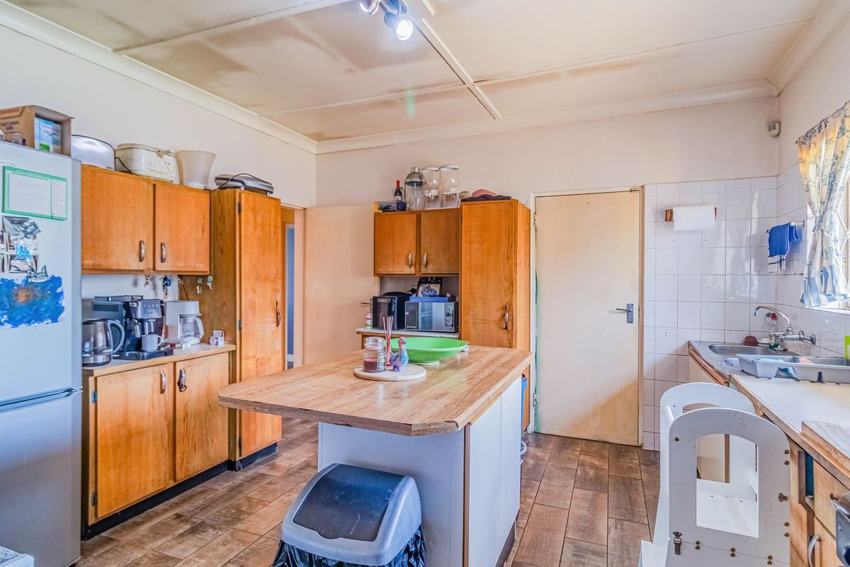 Soon to be Boomed - Corner Home. - Photo 5