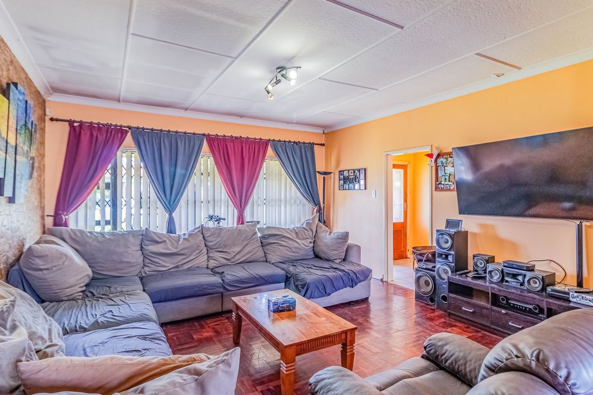 Soon to be Boomed - Corner Home. - Photo 3