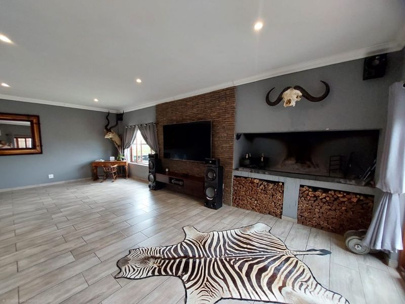 Spacious Family Home With Entertaining Features - Photo 3