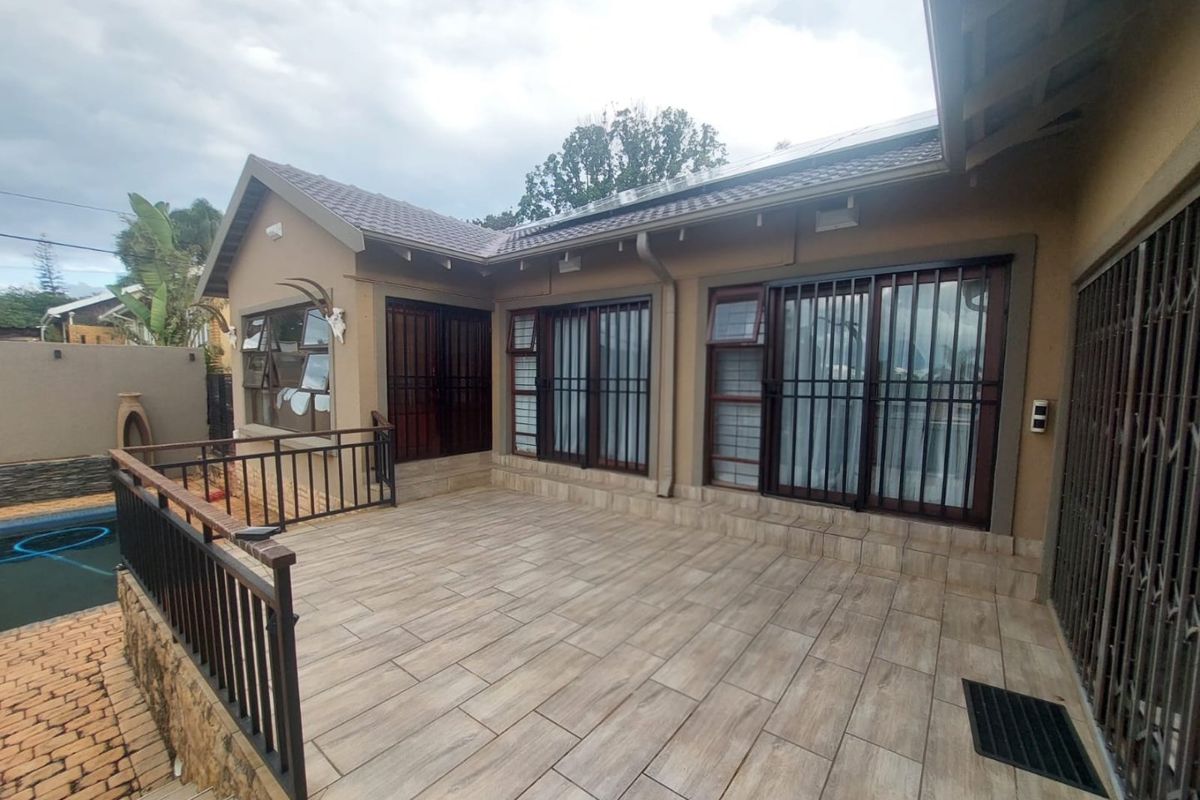 Spacious Family Home With Entertaining Features - Photo 5