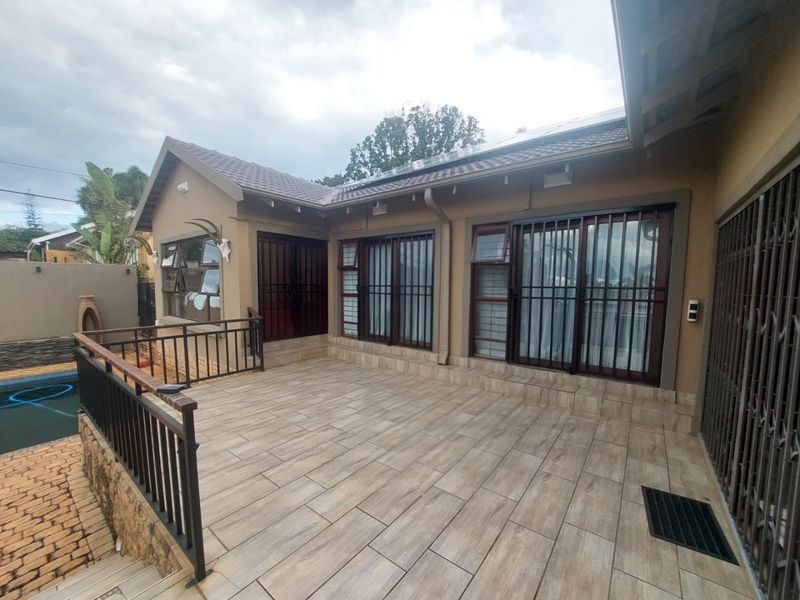 Spacious Family Home With Entertaining Features - Photo 5