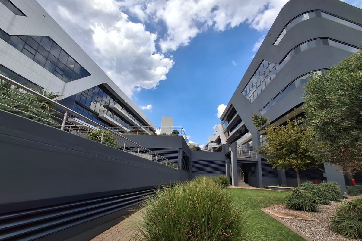 Premium Office Space Available at Byls Bridge – Rent Direct from the Landlord! - Photo 2