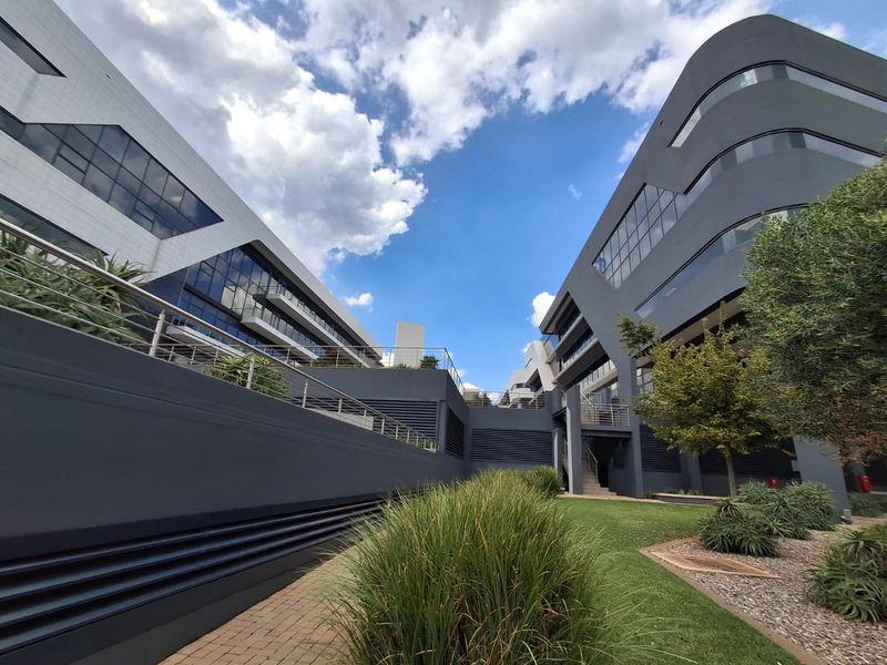 Premium Office Space Available at Byls Bridge – Rent Direct from the Landlord! - Photo 2