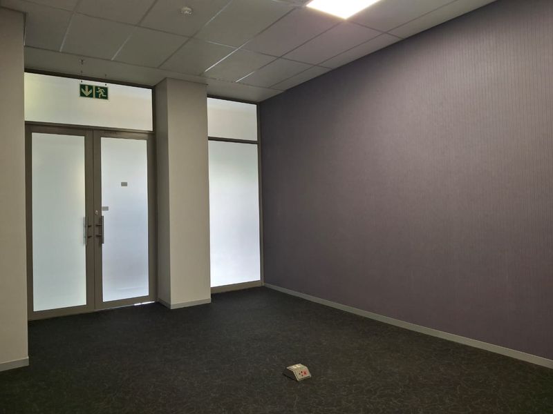 Premium Office Space Available at Byls Bridge – Rent Direct from the Landlord! - Photo 9